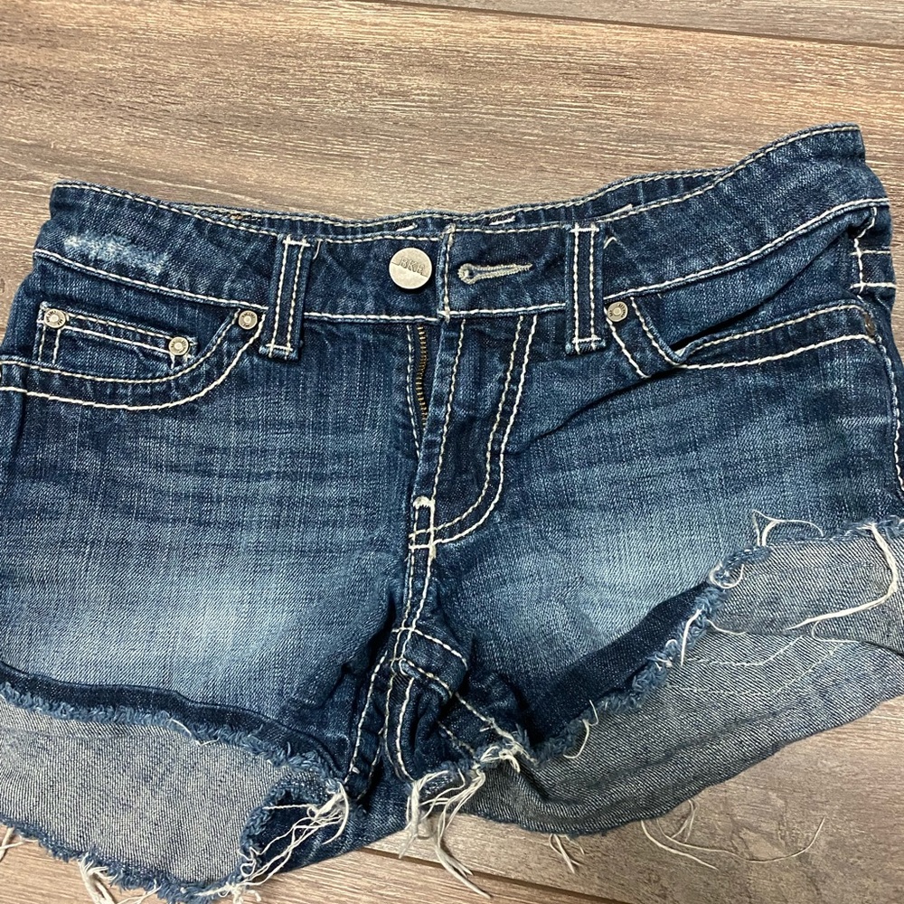 Buckle distressed jean shorts!